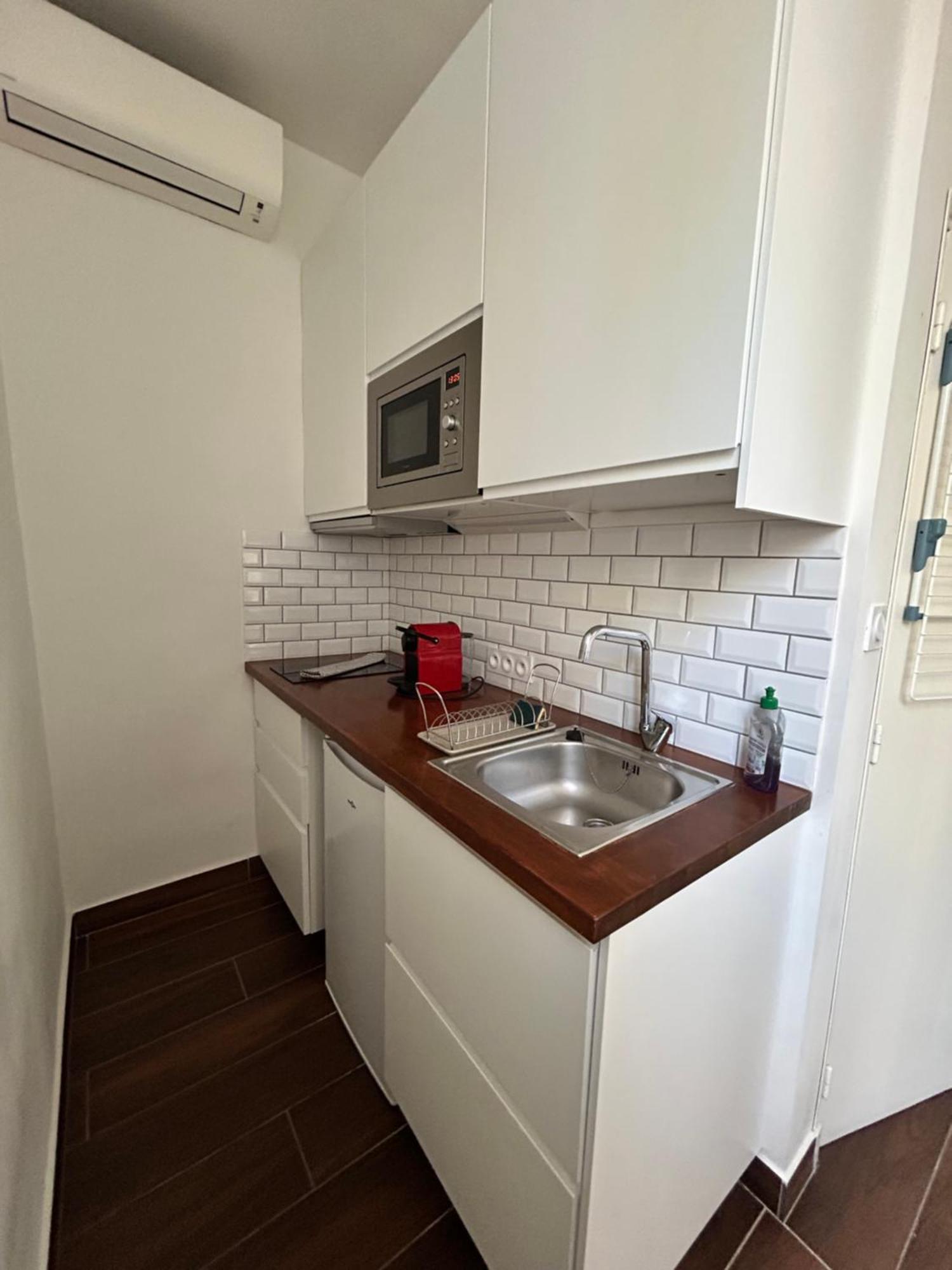 Agreable Studio Renove Avec Place De Parking Bandol Exterior foto