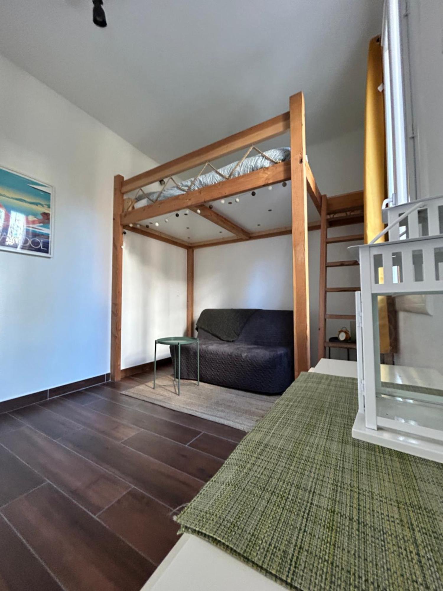 Agreable Studio Renove Avec Place De Parking Bandol Exterior foto